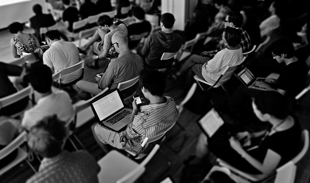 Your Complete Guide to Deciding Between Private or Group Learning
