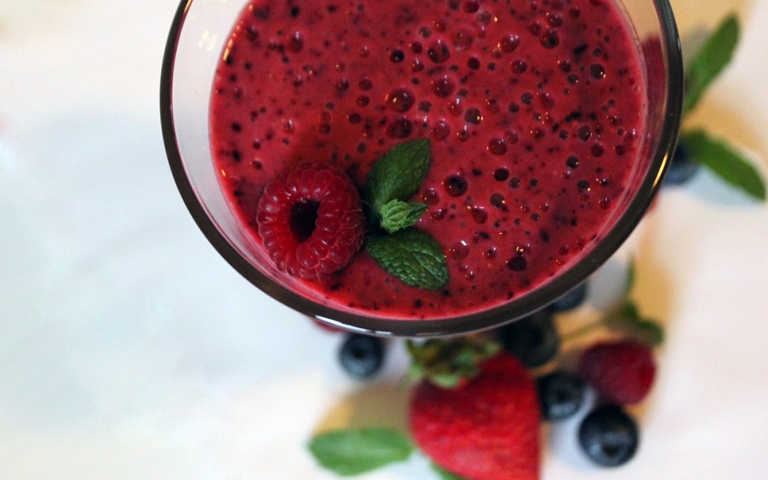 The Amazing Benefits of Raspberries + 5 Great Recipes