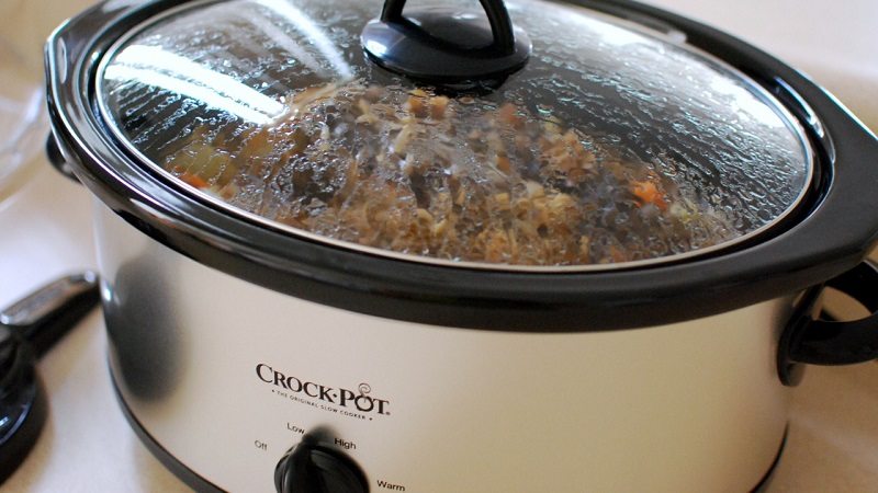 Convert a Dutch Oven Recipe Into a Slow Cooker Recipe With This Rule