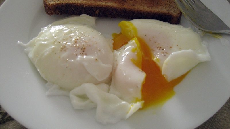 Make a Whole Batch of Poached Eggs In Your Slow Cooker