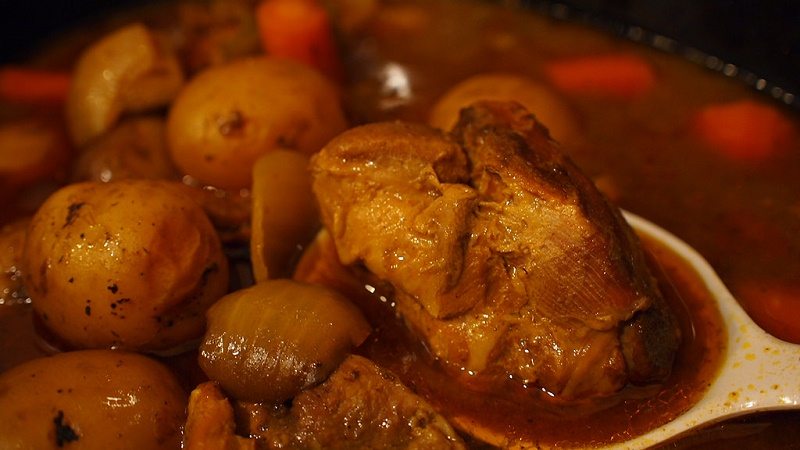 Boost a Slow Cooker Dish's Flavor by Finishing With Acid and Fresh Herbs