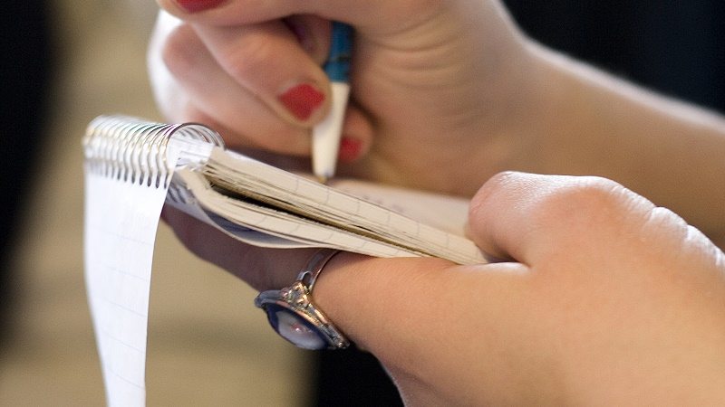 Note All the Things You Want to Fix In Your Home With an Annoyance Journal