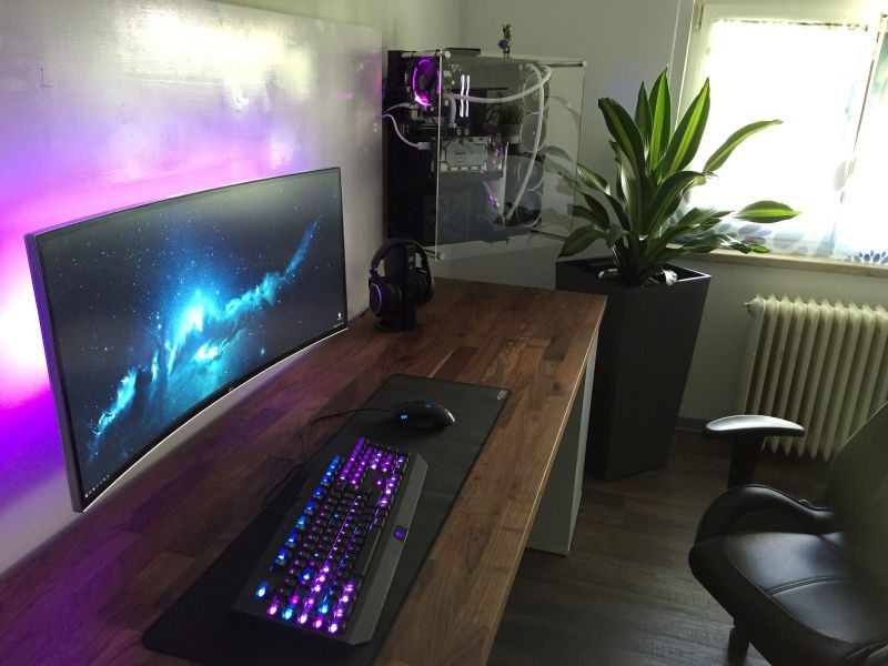 The Wall Mounted Workspace